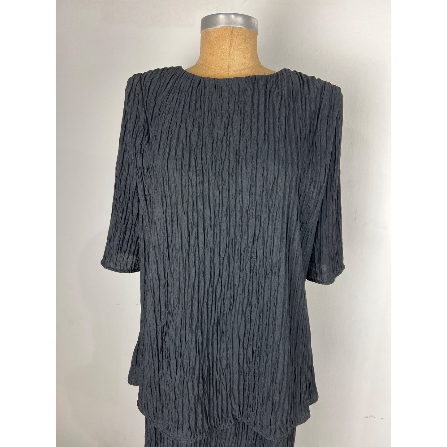 David Rose Black Dress Polyester 80s wrinkled Pleats Texture Authentic Vintage