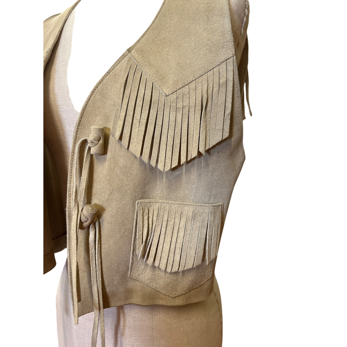 Vintage Authentic Made in The Shade Garment Tan Suede Fringe Western Leather Vest Cool Country Cowboy Wild West