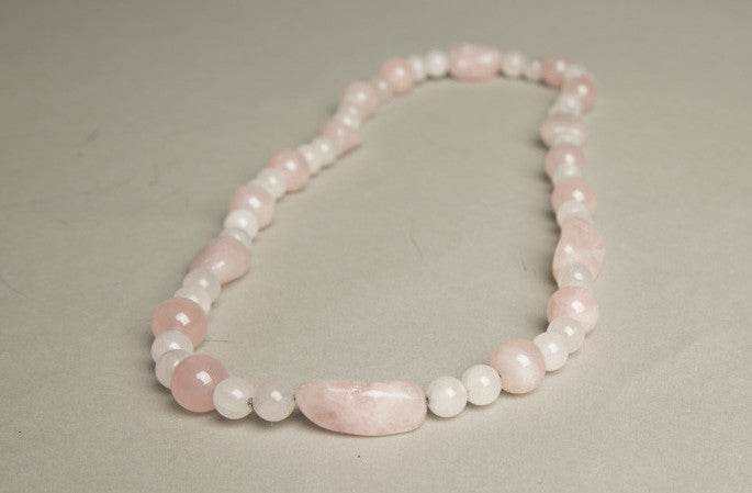 Pink stone necklace set made of genuine agatha rocks, vintage handmade jewelry from Brazil.