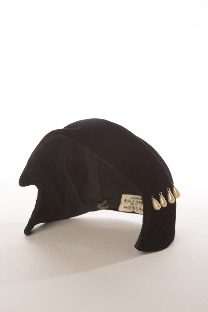 Art Deco Velvet Hat: A Touch of 1920s Elegance & Unique Millinery Artistry