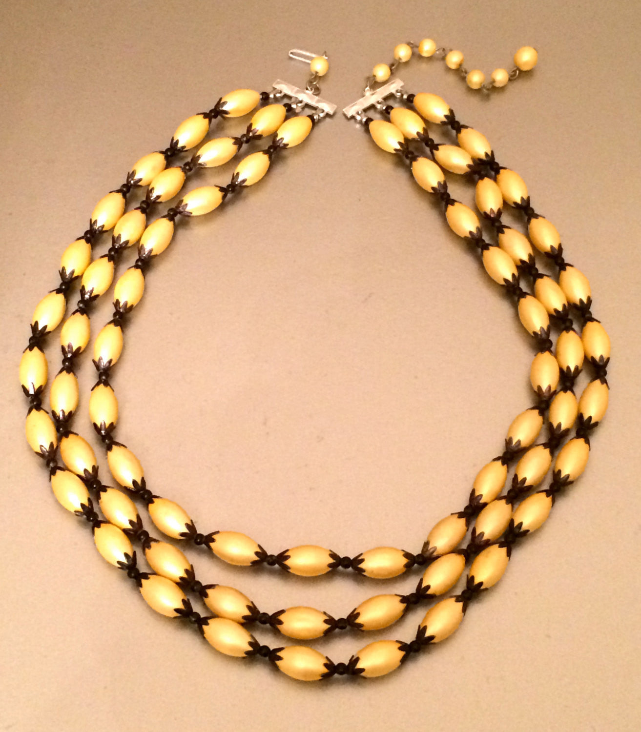 Plastic Vintage Jewelry Yellow Beaded Short Necklace