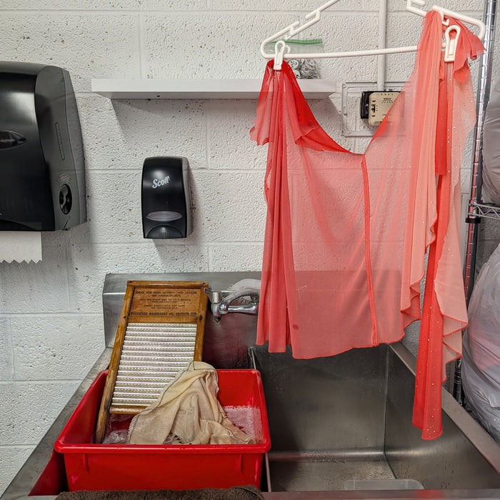 The New Fashion Is Being Hand-Washed in a Sink in Downtown Columbus