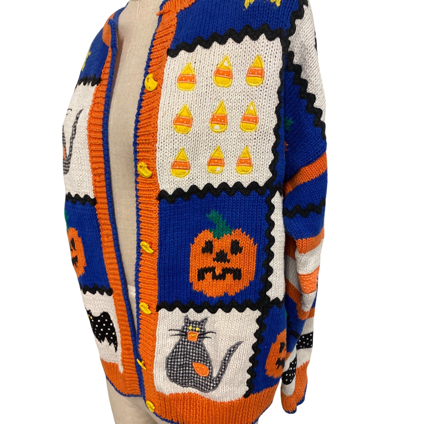Belle Pointe Vintage Fall Autumn Cardigan Sweater With Pumpkin & Cat Whimsical Pattern