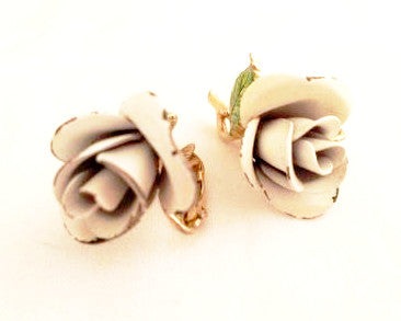 Bergere Vintage Floral Jewelry Whimsical White Enameled Flower Clip on Earrings