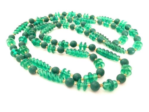 Art Deco Flapper Necklace: Translucent Green Elegance from the Roaring Twenties