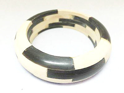 VINTAGE JEWELRY BANGLE