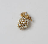 Art Pearls Pineapple Brooch - A Vintage Whimsical Jewelry Charm from the Mid-Century