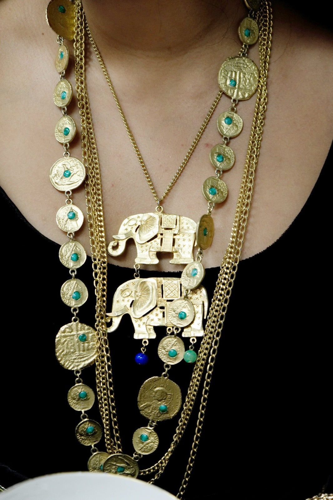 Elephant Etched Design Stones Pendant Golden Chain Necklace Vintage Jewelry