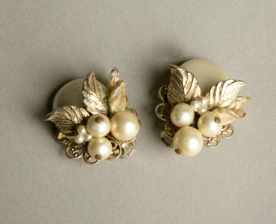 Pearls Clip on Earrings Nature Floral Vintage Jewelry