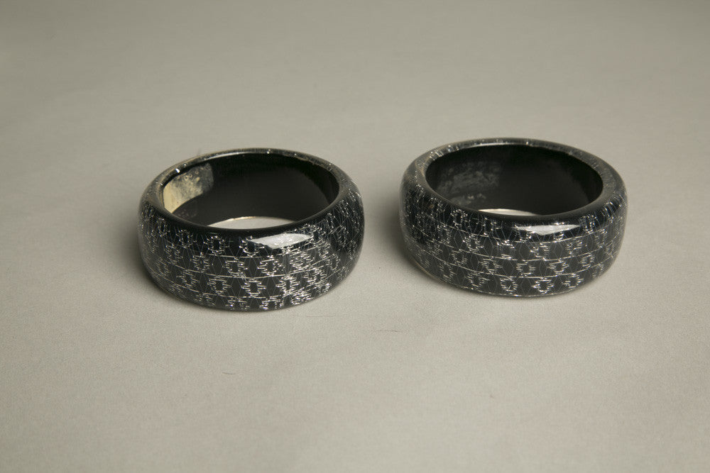 Set of 2 Gray Black Resin Bangles Bracelet Vintage Plastic Jewelry