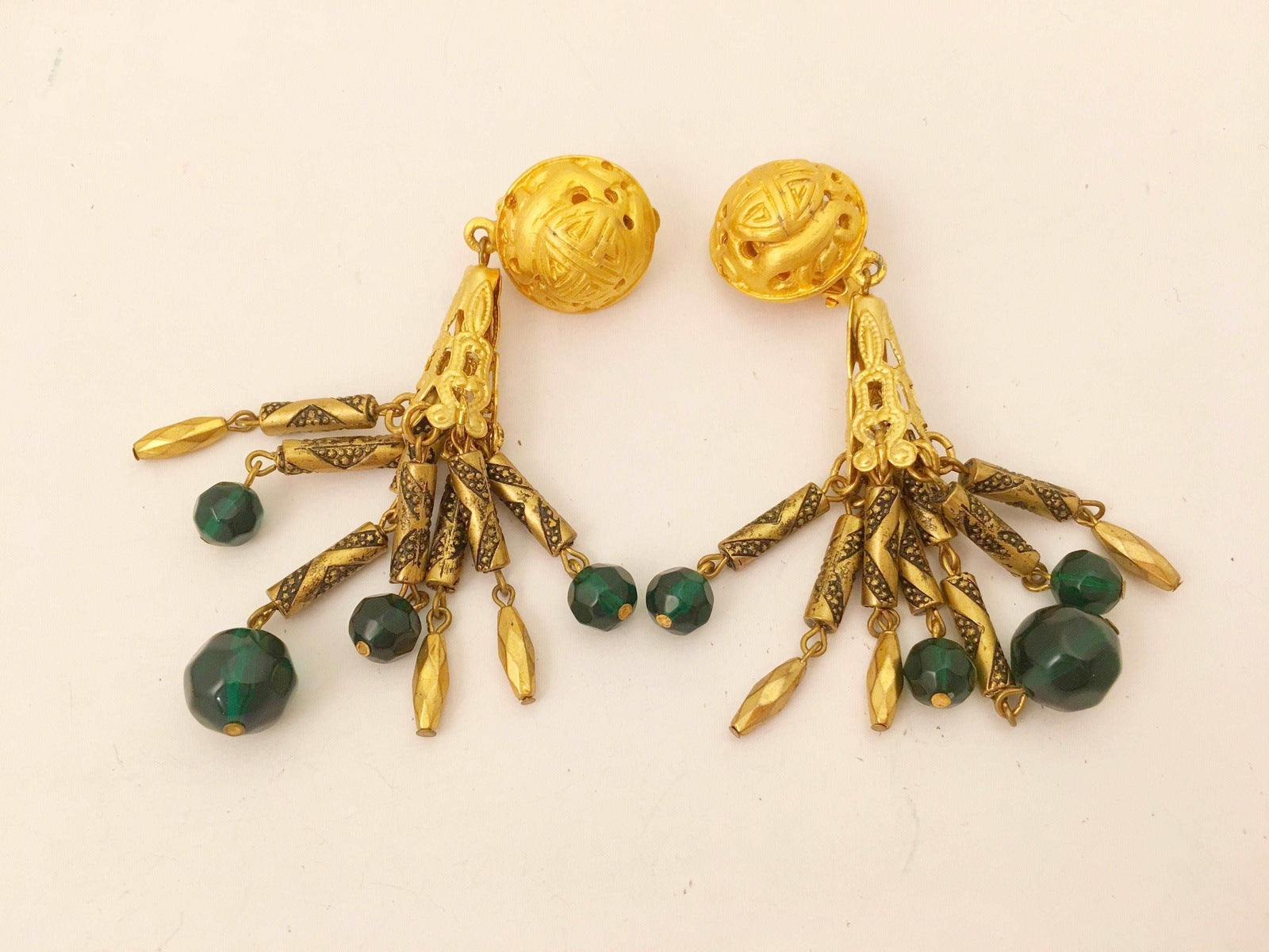Byzantium Emerald Green Dangling Clip on Earrings Vintage Jewelry