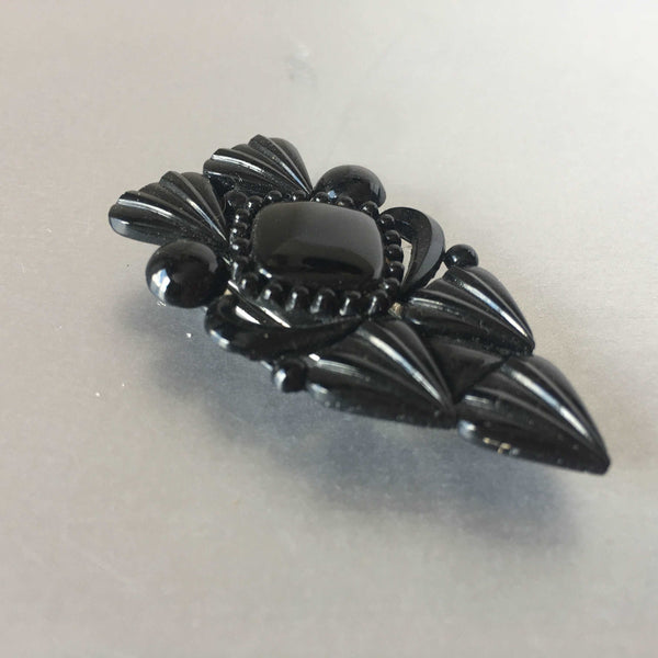 Vintage Art Deco Dress Clip: A Timeless Statement in Sustainable Fashion