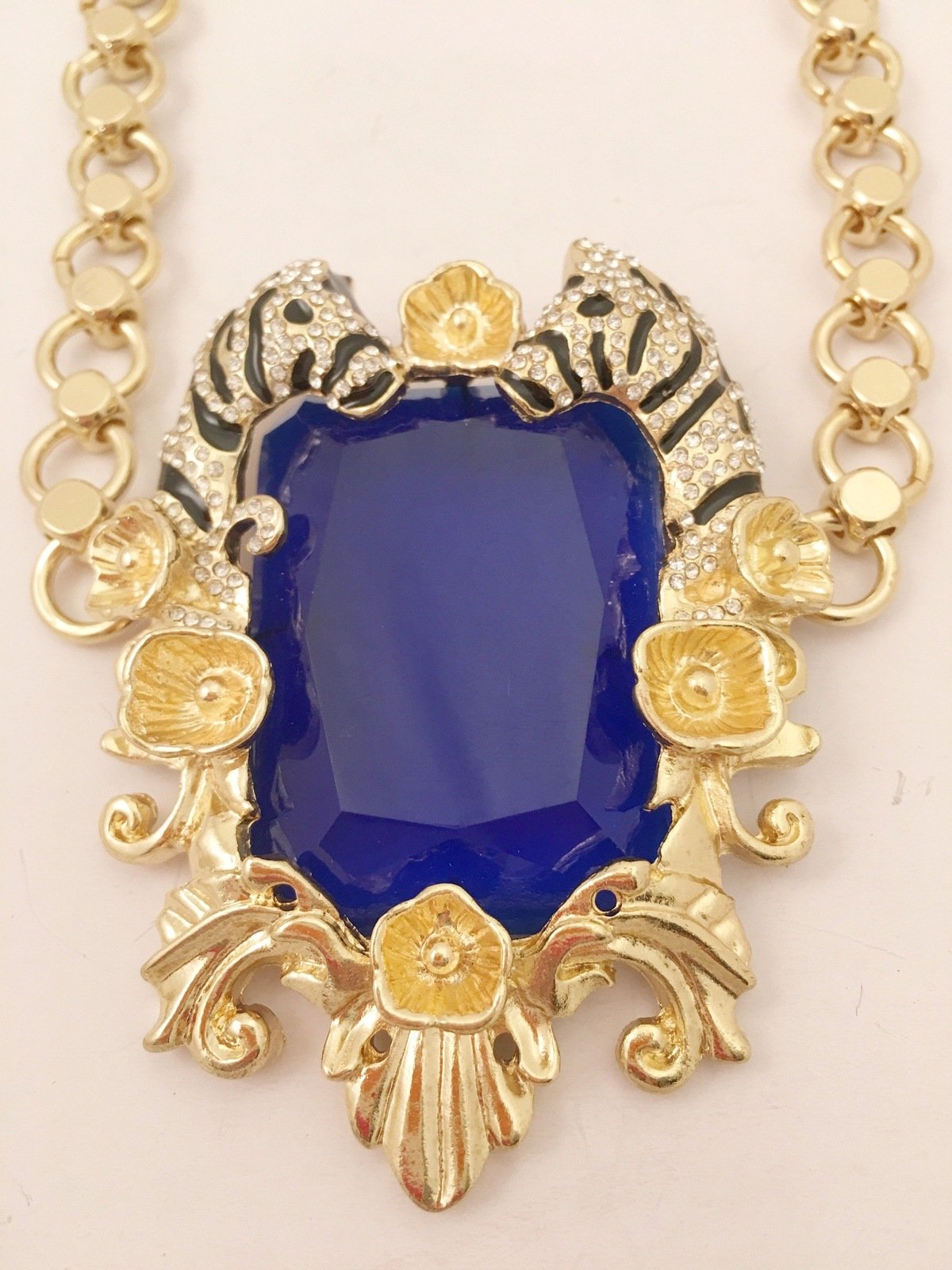 Massive Blue Pendant with Zebras Golden Chain Necklace Jewelry