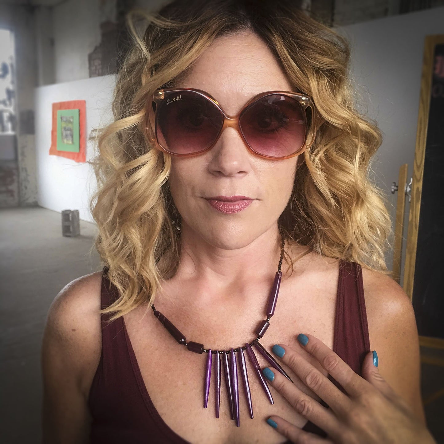 VINTAGE PLASTIC JEWELRY NECKLACE