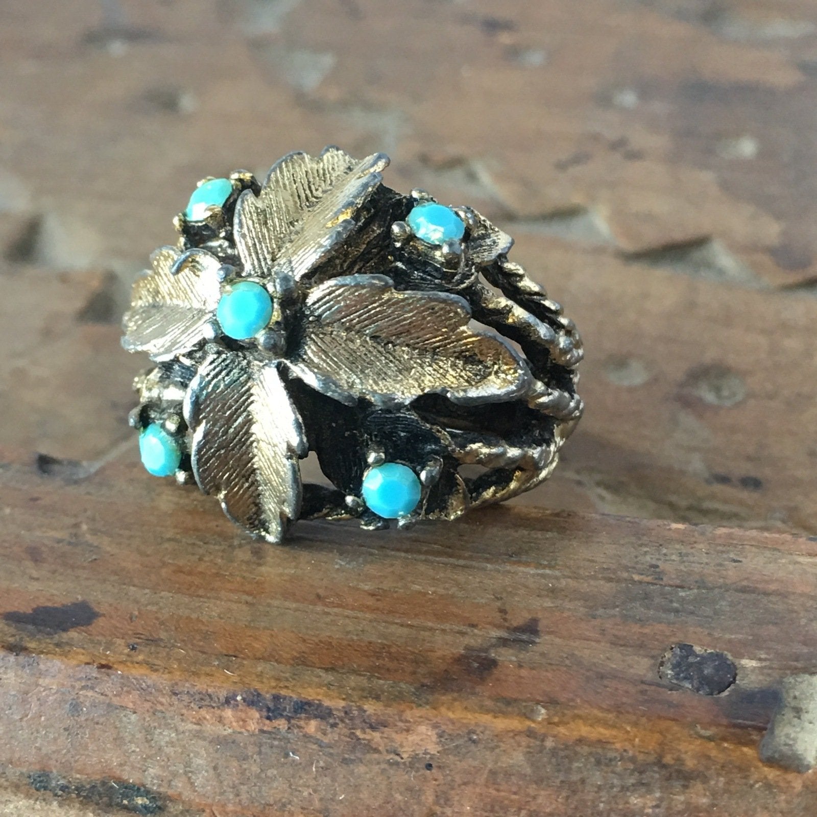 Turquoise Blue Rocks Floral Cocktail Ring Vintage Jewelry
