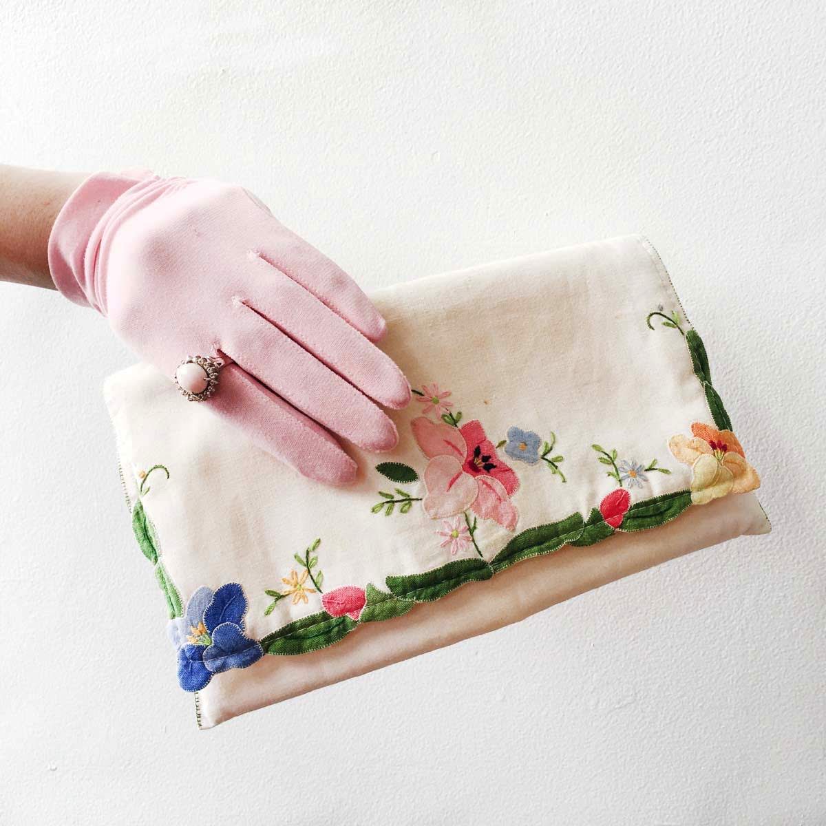 Victory White Floral Clutch Bag Vintage Accessories
