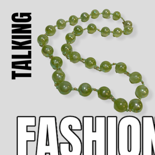 VINTAGE PLASTIC JEWELRY GREEN NECKLACE
