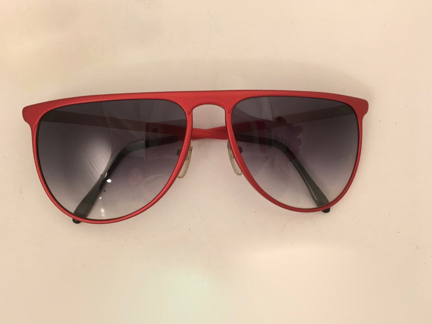 Red Metal Frame Sunglasses Degrade Shades Vintage Eyewear Made in Italy
