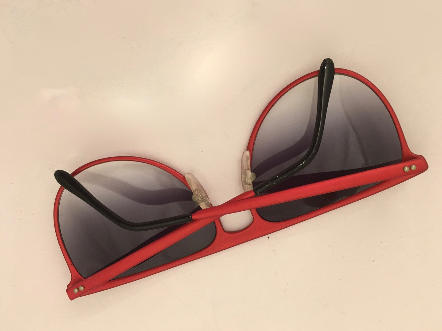 Red Metal Frame Sunglasses Degrade Shades Vintage Eyewear Made in Italy