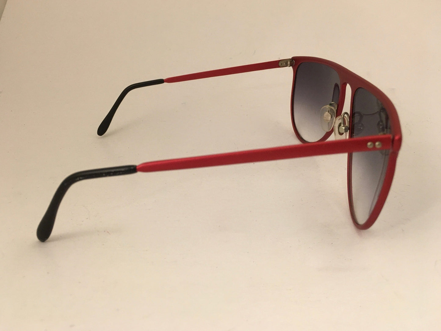Red Metal Frame Sunglasses Degrade Shades Vintage Eyewear Made in Italy