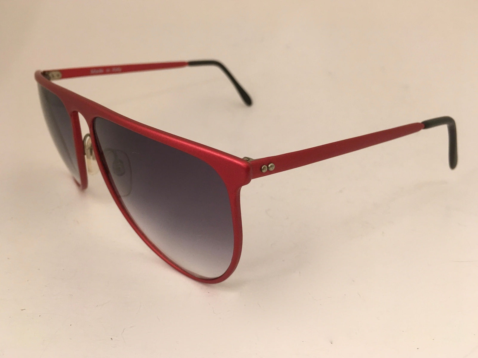 Red Metal Frame Sunglasses Degrade Shades Vintage Eyewear Made in Italy