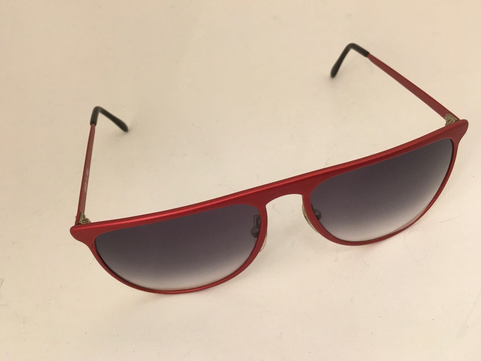 Red Metal Frame Sunglasses Degrade Shades Vintage Eyewear Made in Italy
