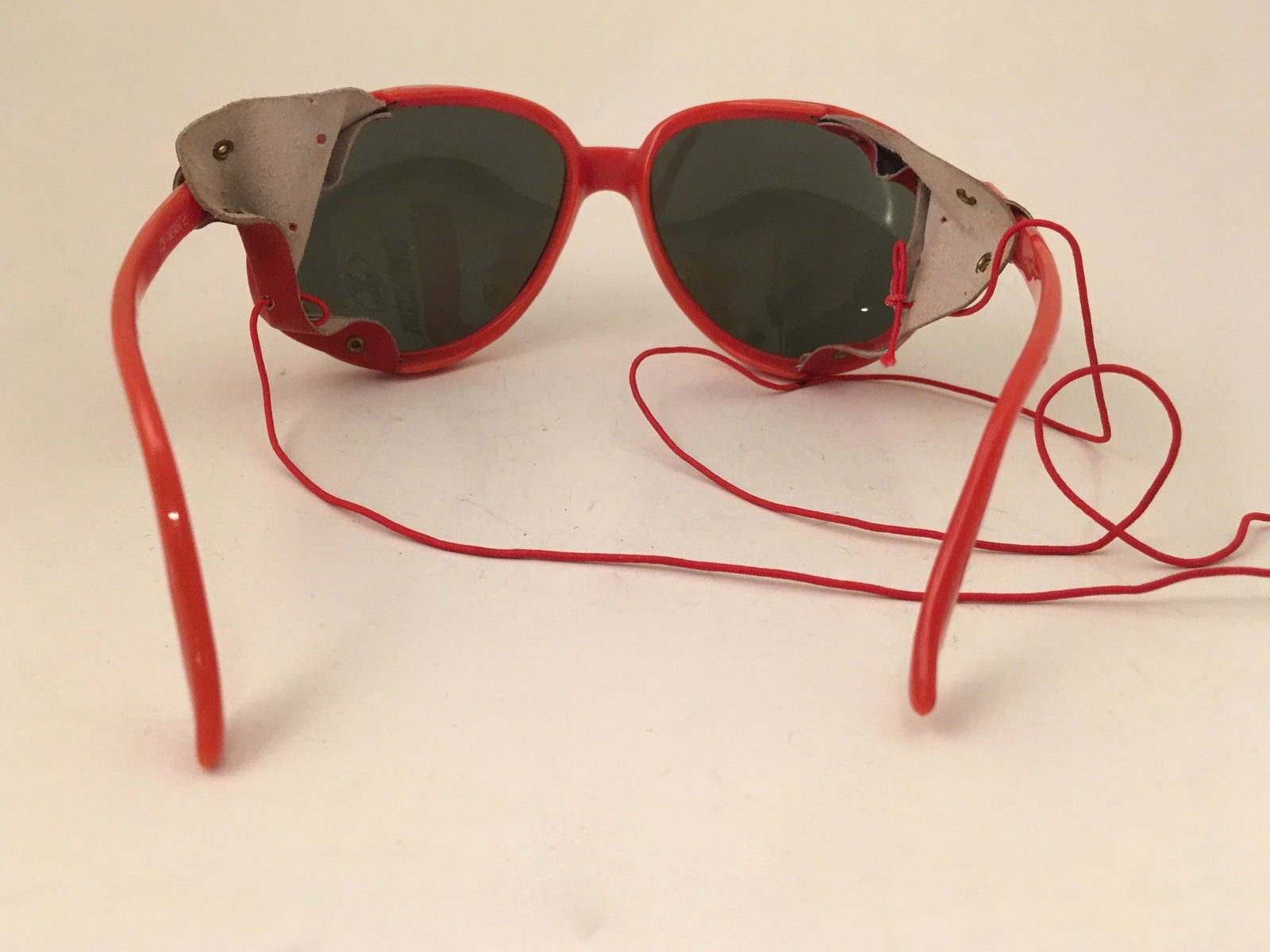 Red Aviator Sunglasses Vintage Eyewear Leather sides Mirrored Lenses