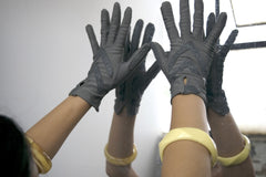 Isotoner by Aris Gray Gloves Vintage Accessory